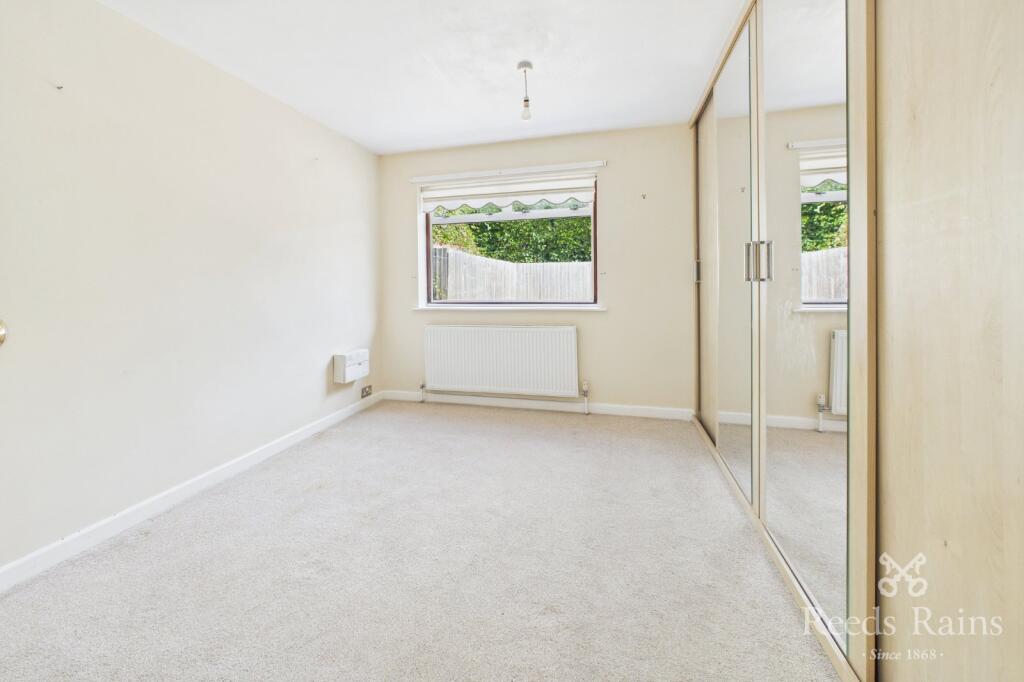 House in Wakefield, Glasshoughton - View 4