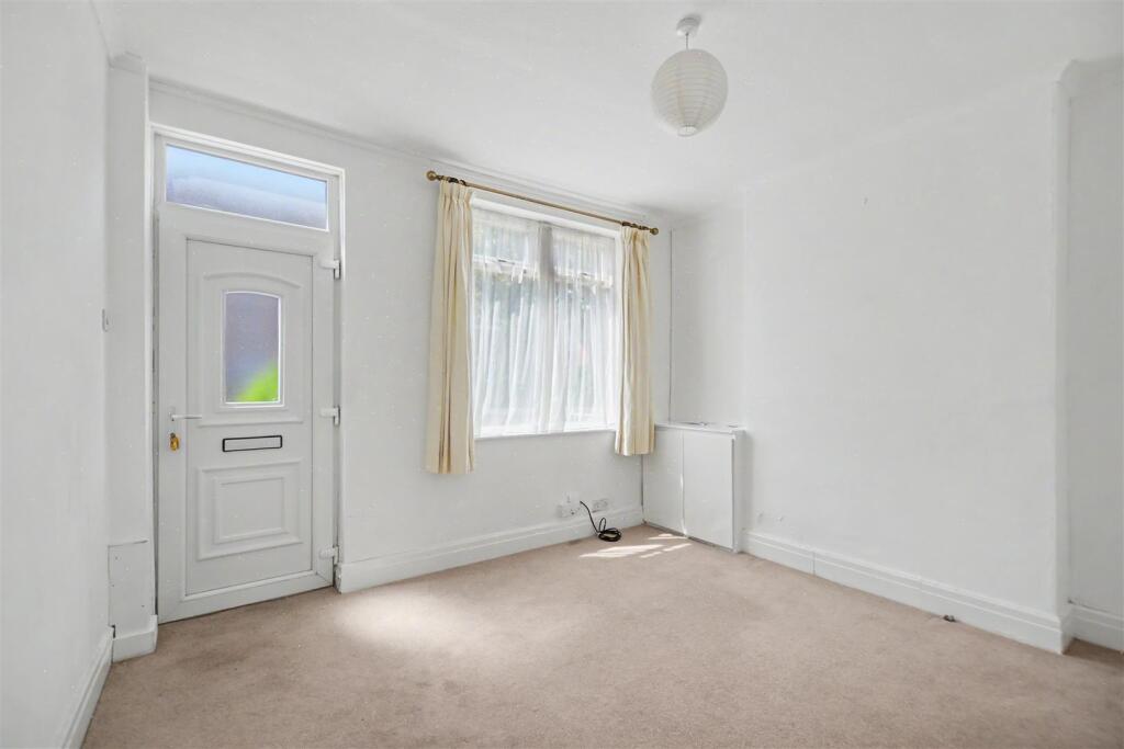 House in Nottingham, Beeston - View 5