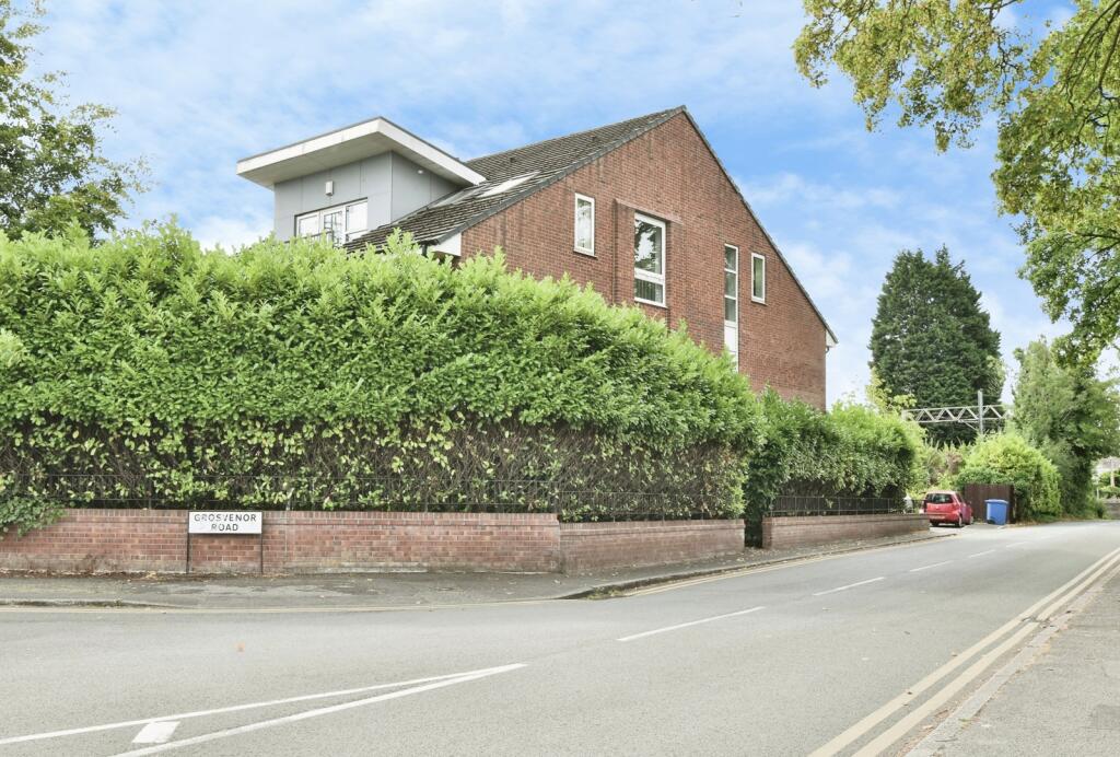Main image of property: Linebank Green, Altrincham, Greater Manchester, WA14