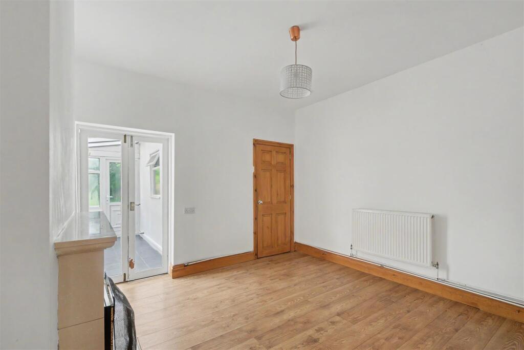 Victoria Street, Sawley - More