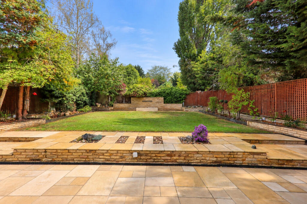 House in London - View 2