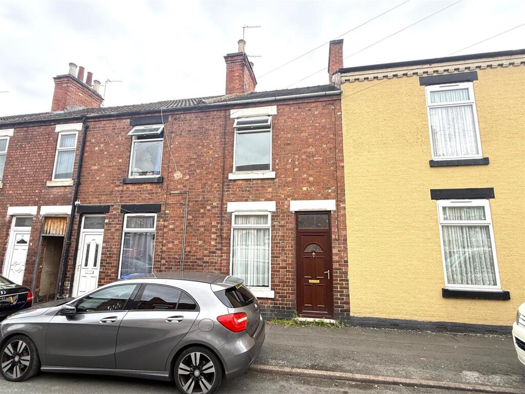 2-bed terraced on Oak Street, Burton-On-Trent, £120,000
