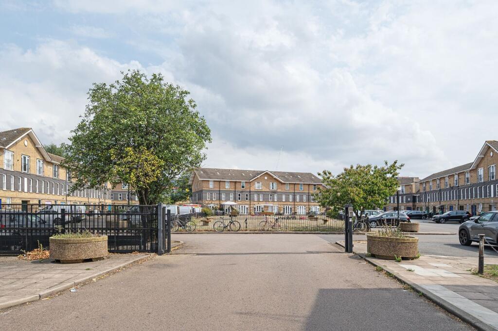Apartment in London, East Wick, Hackney Wick - View 2