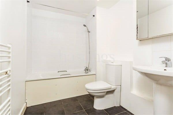 Apartment in London - More