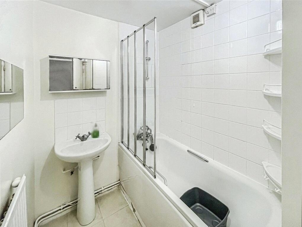 Apartment in London - More