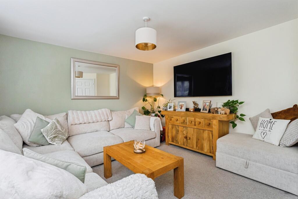 House in Mid Sussex, World's End, Burgess Hill - View 4