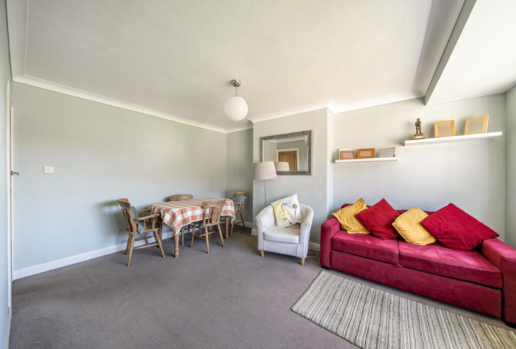 Apartment in Sutton - View 4