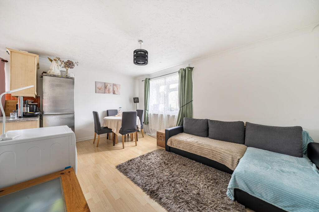 Apartment in London, Morden - View 3
