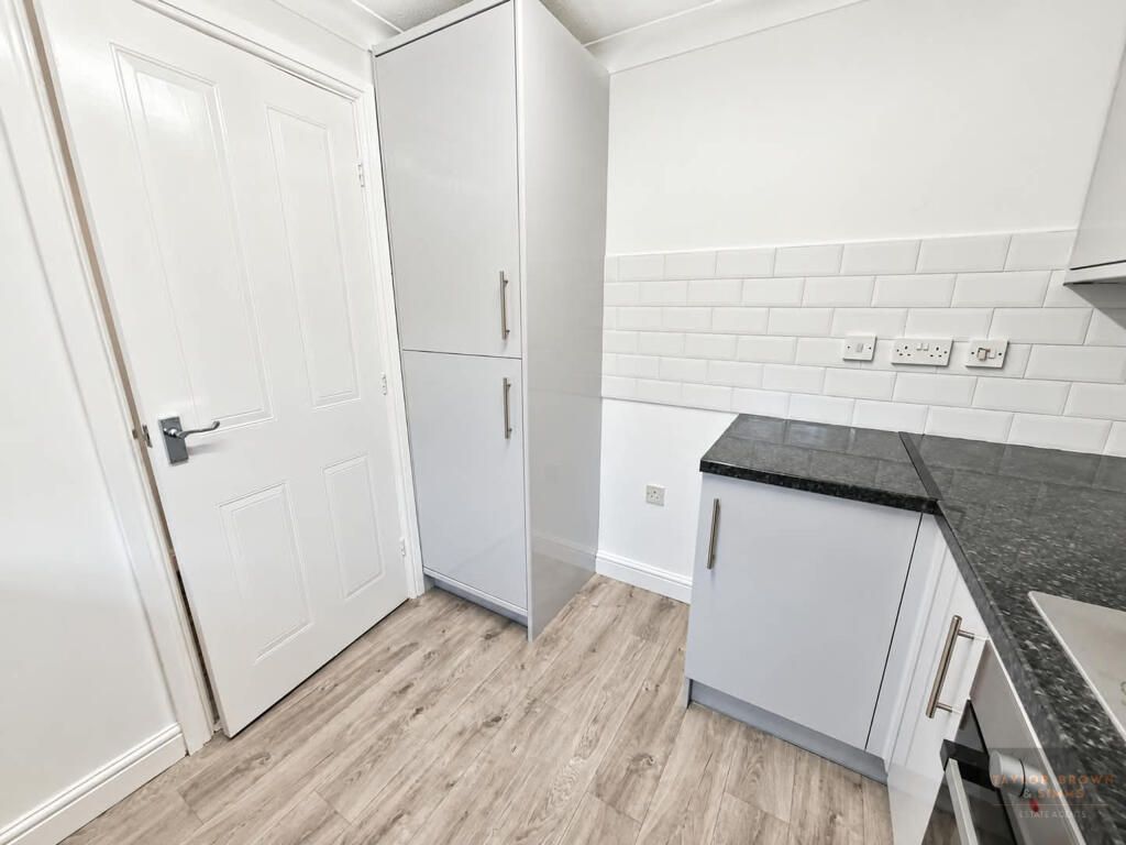 Newham Close, Heanor photo 4
