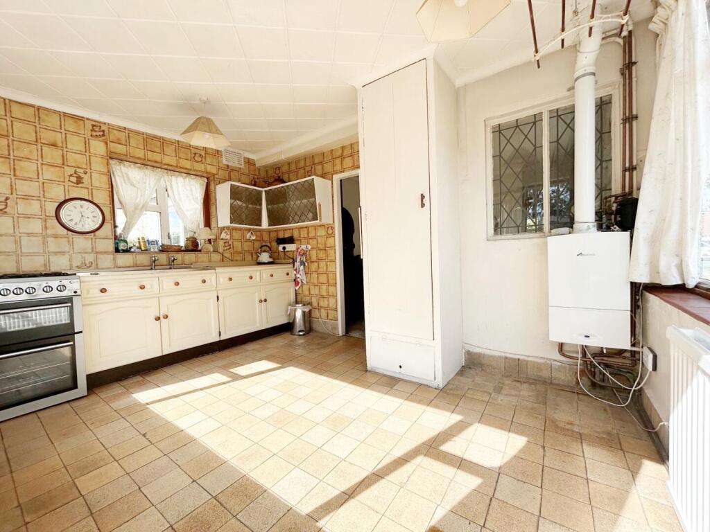 House in Castle Point, Essex - View 4