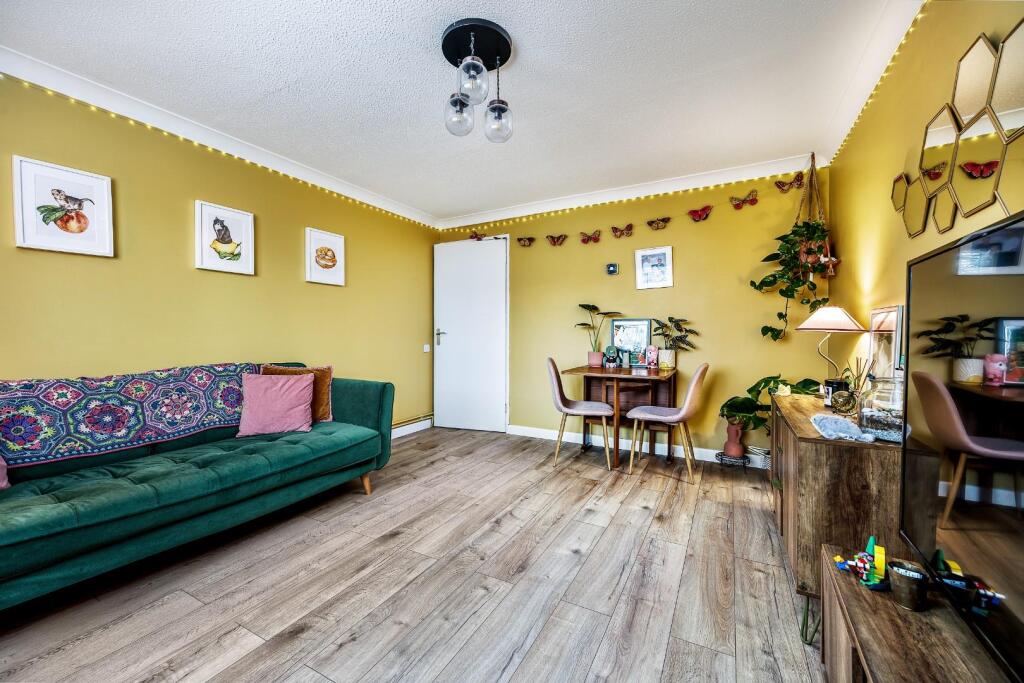Apartment in West Suffolk, Haverhill - View 3