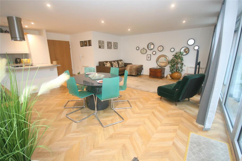 Apartment in North Tyneside, North East - More