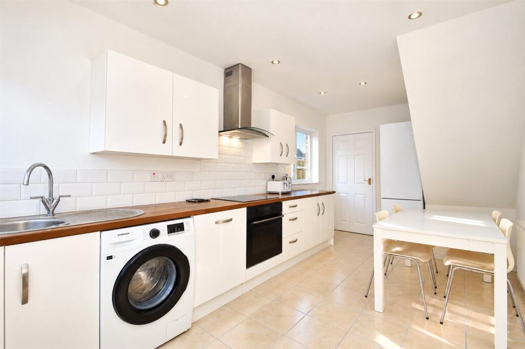 House in Chester, Ellesmere Port - View 4