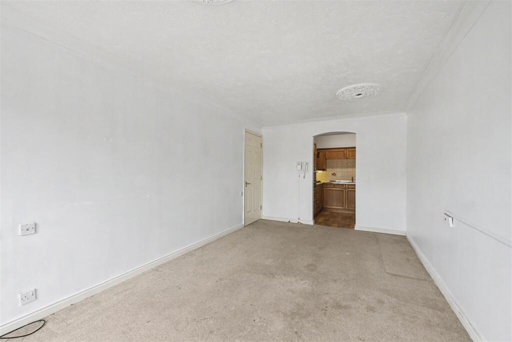 Marlborough Road, St. Albans photo 4