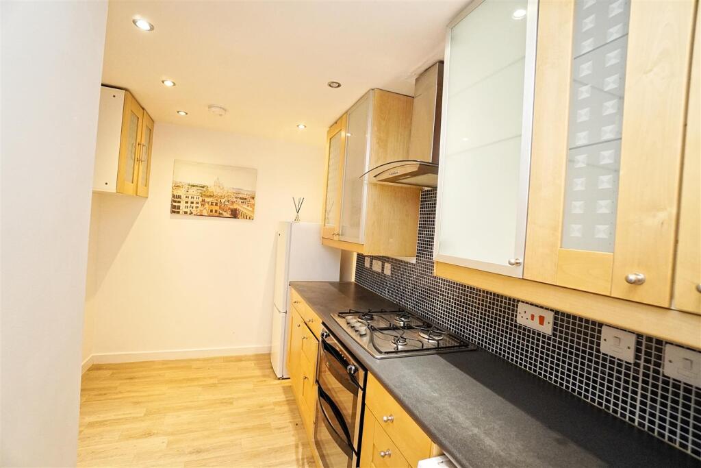 Apartment in Glasgow, South Lanarkshire - View 5