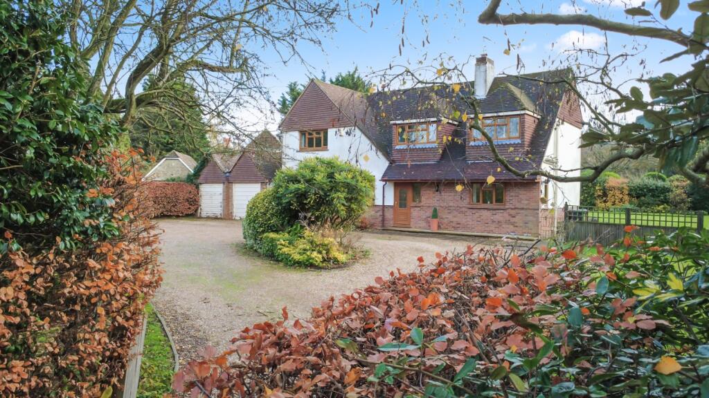 Main image of property: Pear tree Lane, Shorne