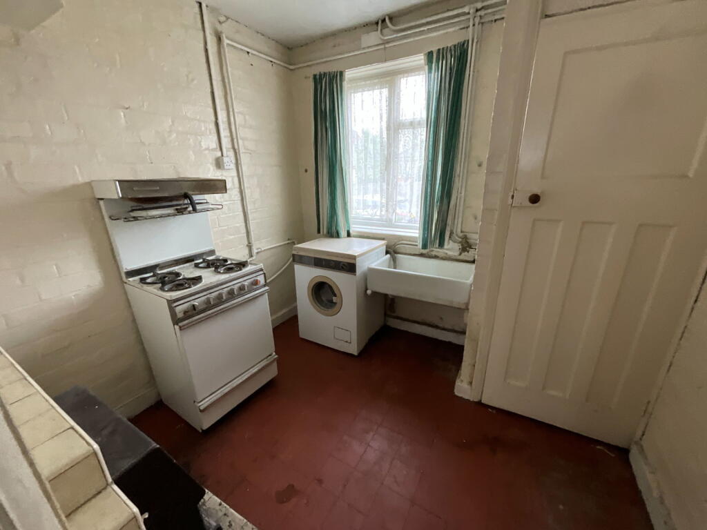 Additional image 4 of CRADLEY HEATH, Dingle Avenue