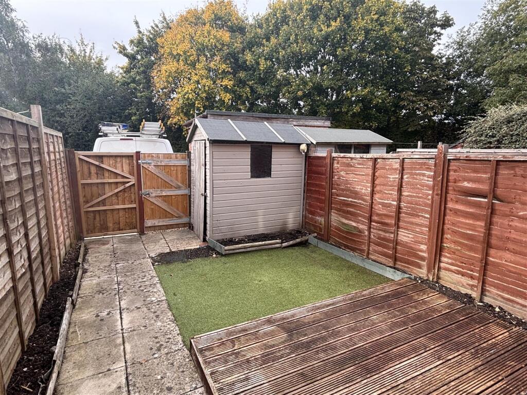 House in Stratford-on-Avon, Wellesbourne CP - More