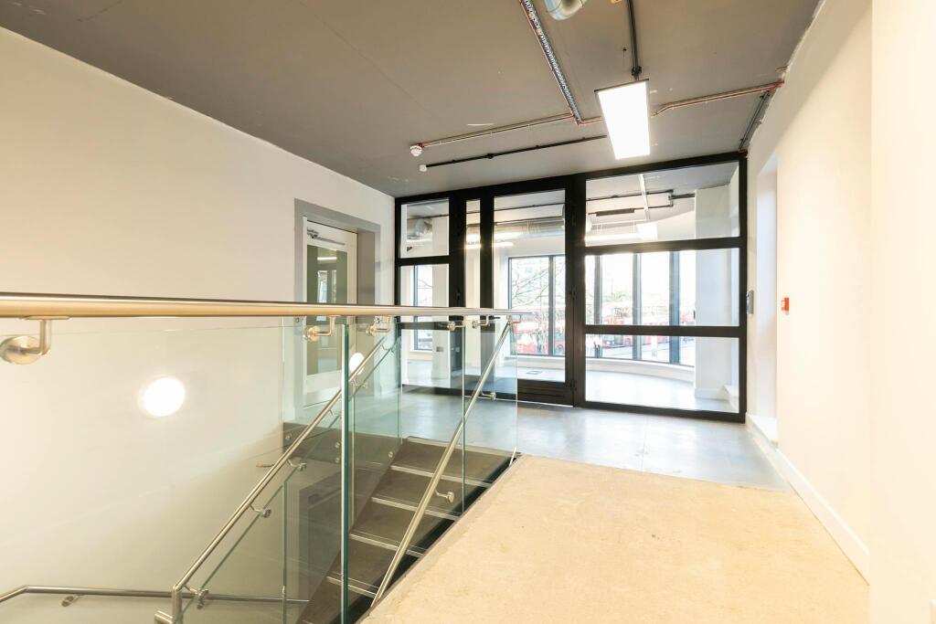800 Holloway Road -16.jpg
