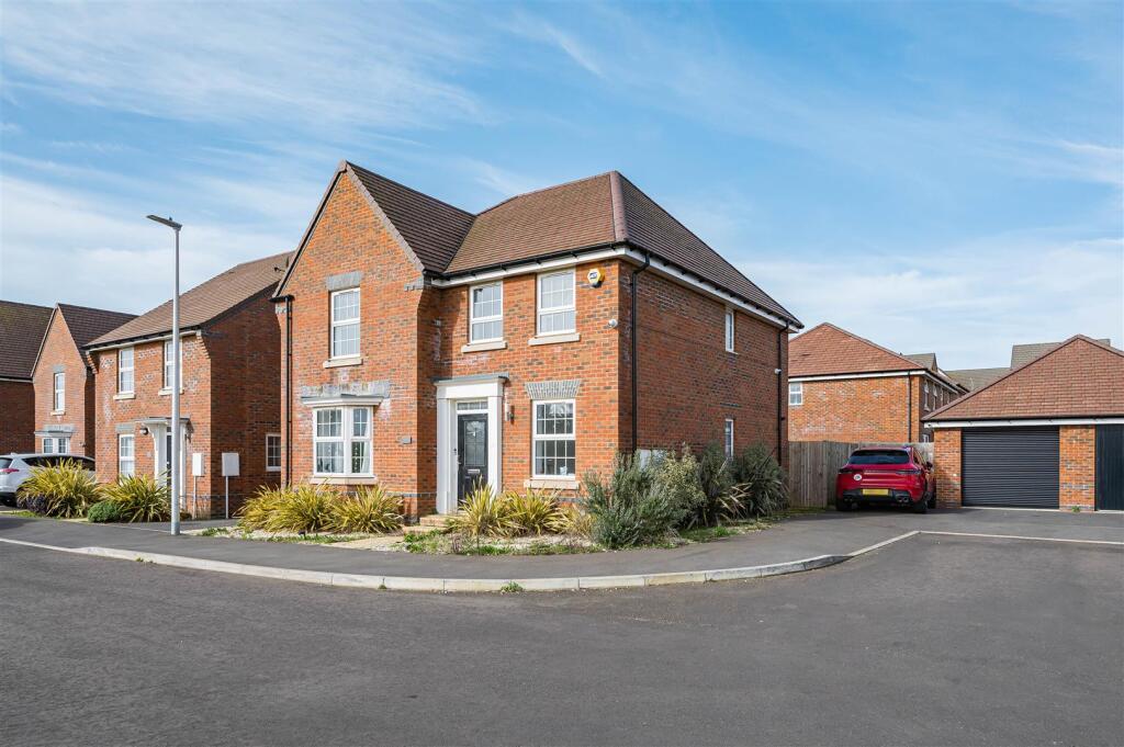 Main image of property: Pipit Way, Peacehaven