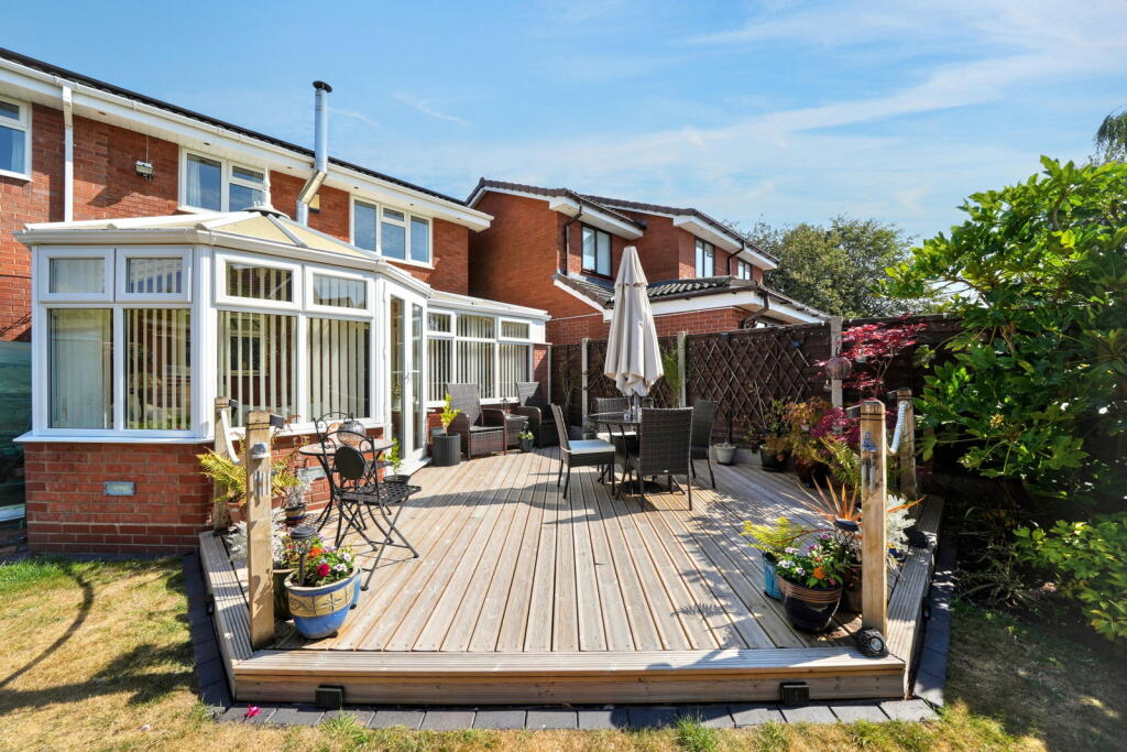 House in Stoke-on-Trent - View 4