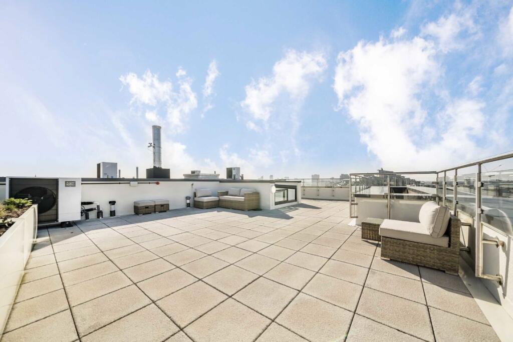 Apartment in London - View 3