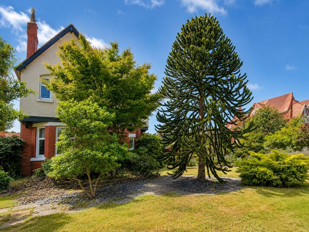 House in Sefton, Liverpool City Region - View 5