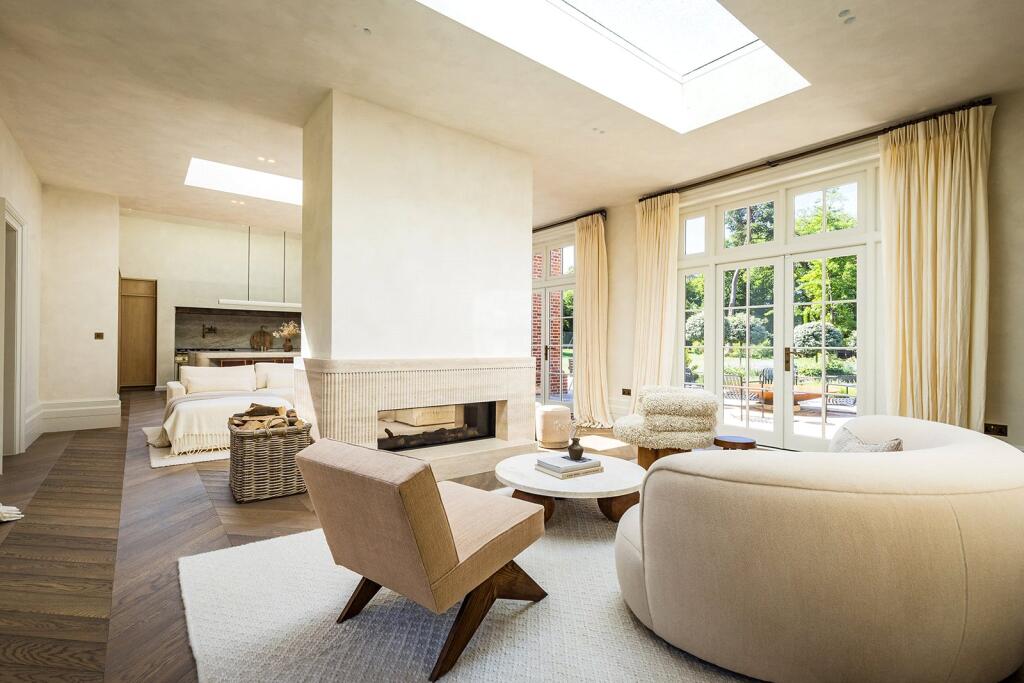House in Waverley, Munstead and Tuesley - View 5