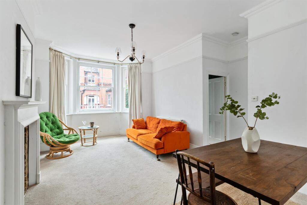 Apartment in London - More
