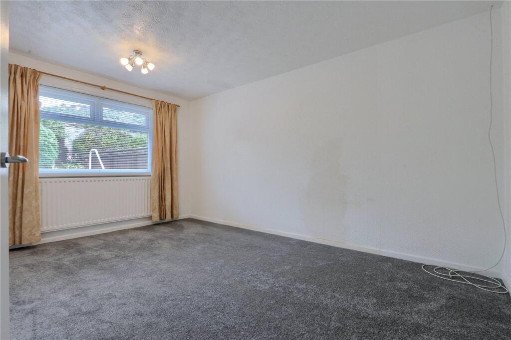 House in Lazenby, California, Eston - More