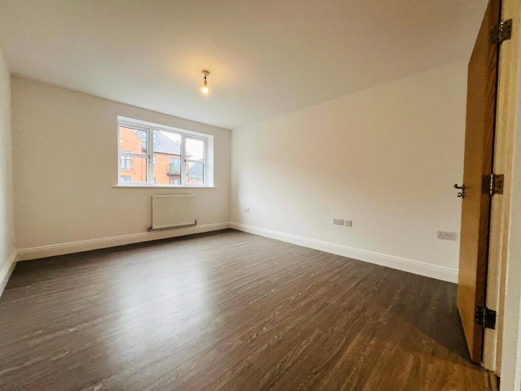 Carter Court, Hook, Hampshire, RG27 - View 4