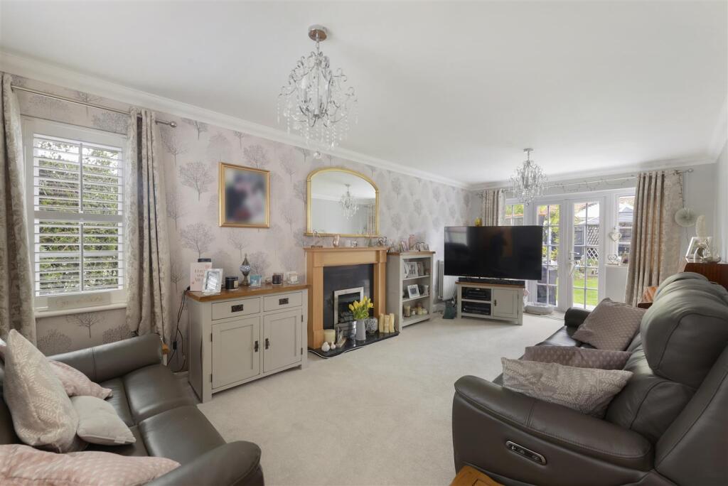 House in Tonbridge and Malling, Kings Hill - More