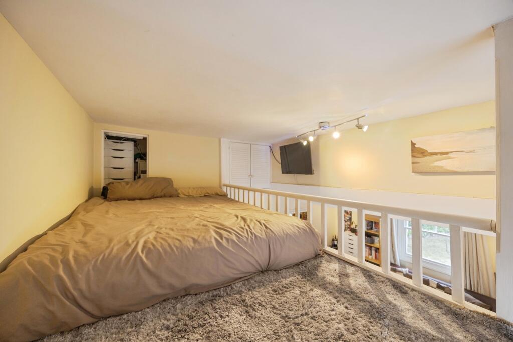 Apartment in Tunbridge Wells, Kent - View 5