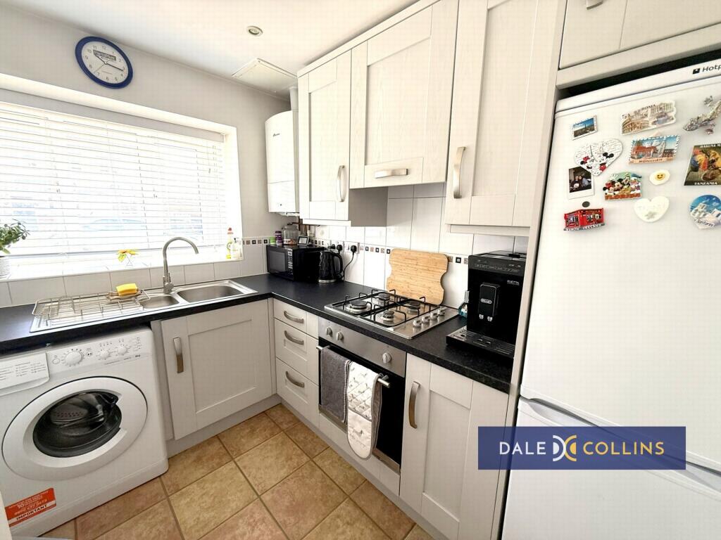 House in Stoke-on-Trent, Sandford Hill - More