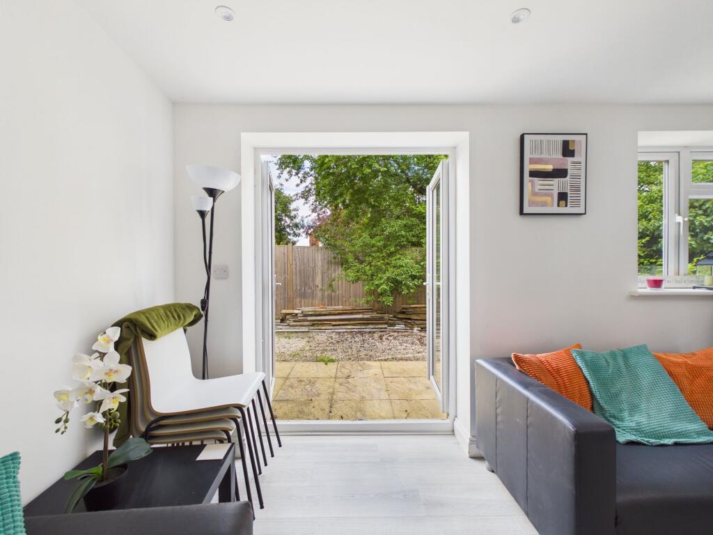 House in Worcester - View 4