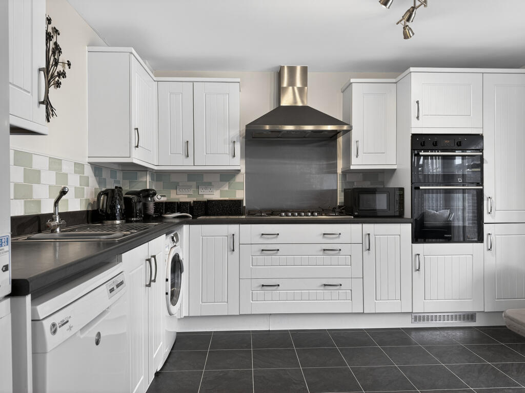 Swallow Way, Cullompton, Devon, EX15 1GH photo 4