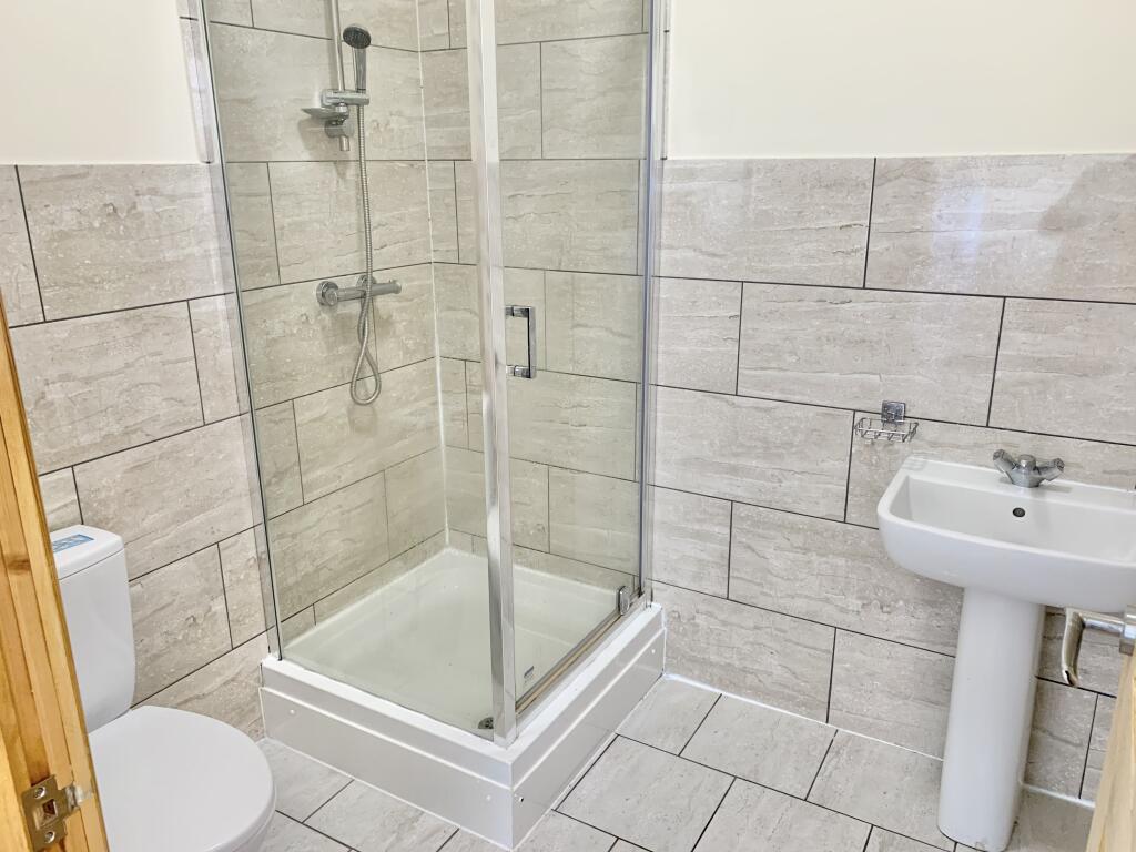 Apartment in Calderdale, Well Head, Claremount - View 4
