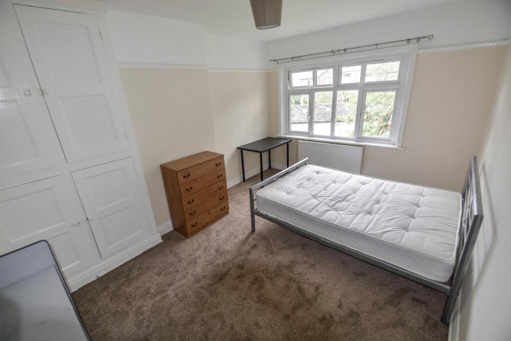 St. Chads Drive, Leeds – další
