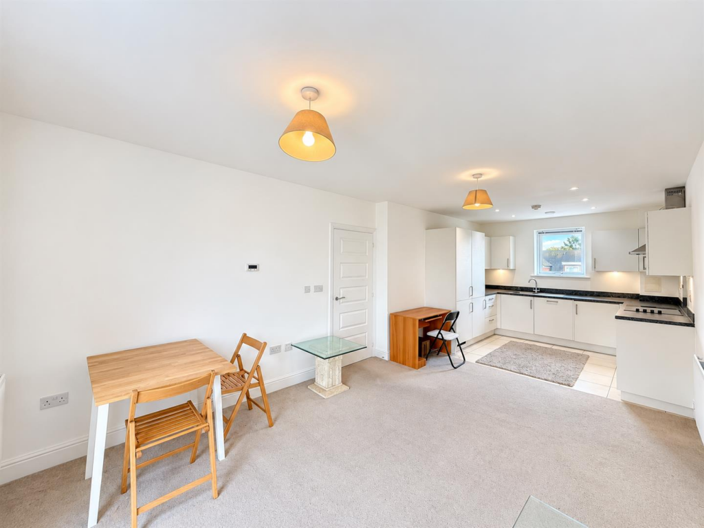 Apartment in London - More