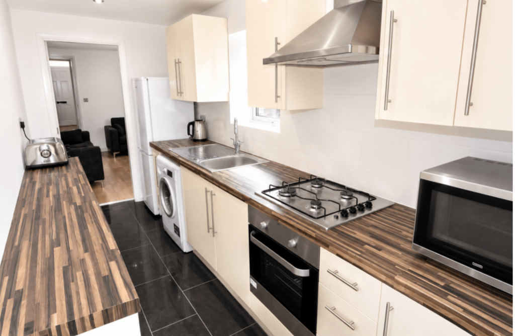 House in Nottingham - View 2