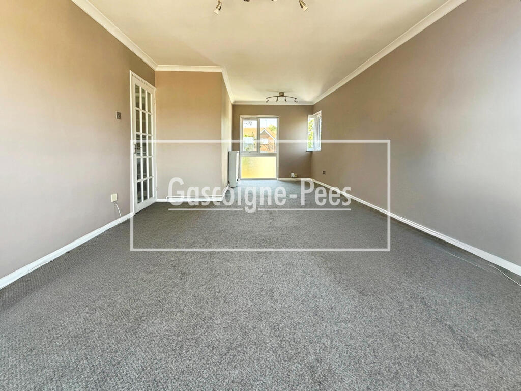 Apartment in Kingston upon Thames - View 2
