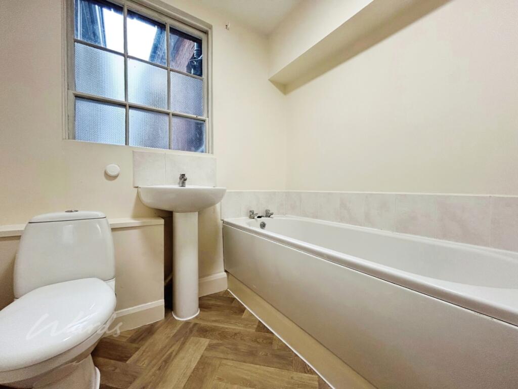 Apartment in Tonbridge and Malling, Kent - View 5