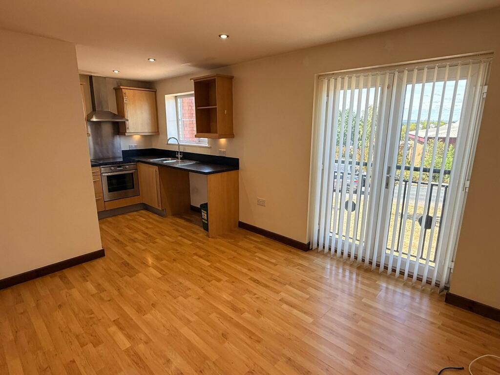 Apartment in Kirklees, West Yorkshire - View 5