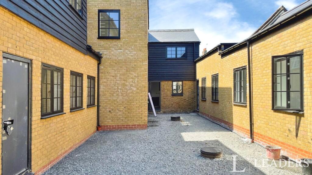 Main image of property: Victoria Avenue, Southend-on-Sea, Essex, SS2