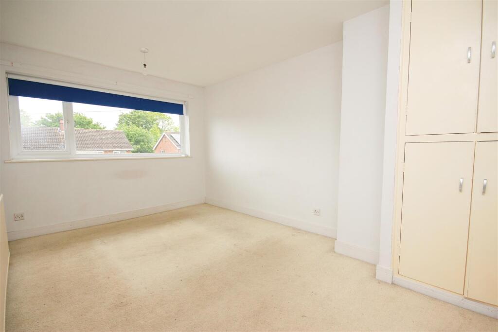 Brookside, Bozeat, Wellingborough - View 4