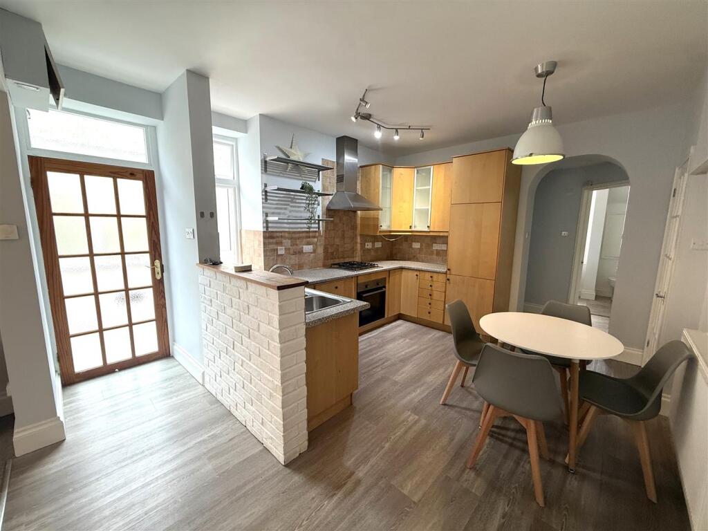 Apartment in Dorchester - View 5