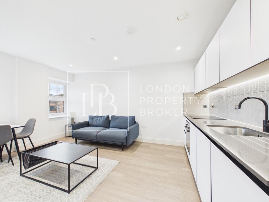 Apartment in Slough - View 3