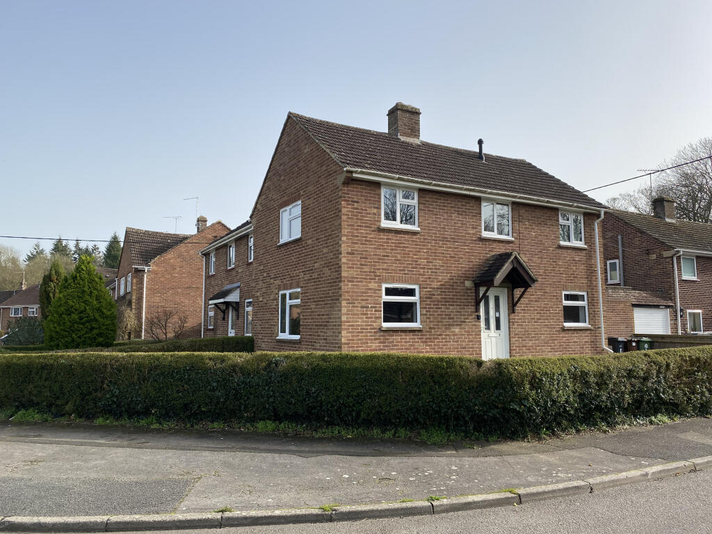Main image of property: 1 Shute Avenue, Watchfield, Swindon, Oxfordshire SN6 8SX