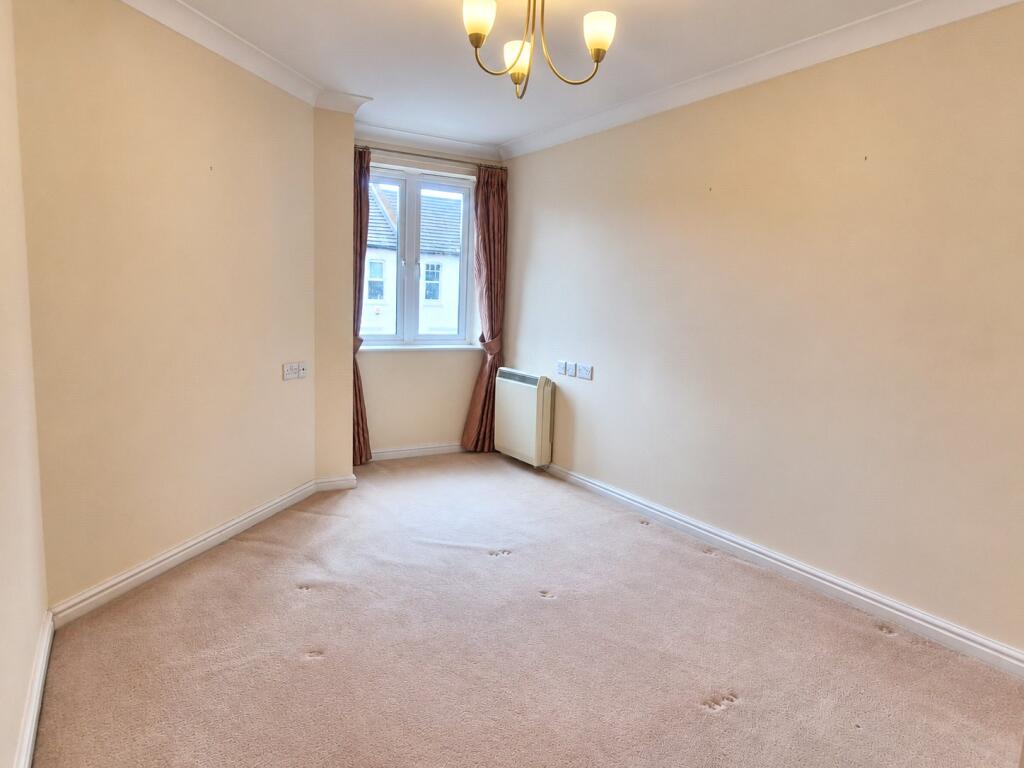 Apartment in Enfield - View 5