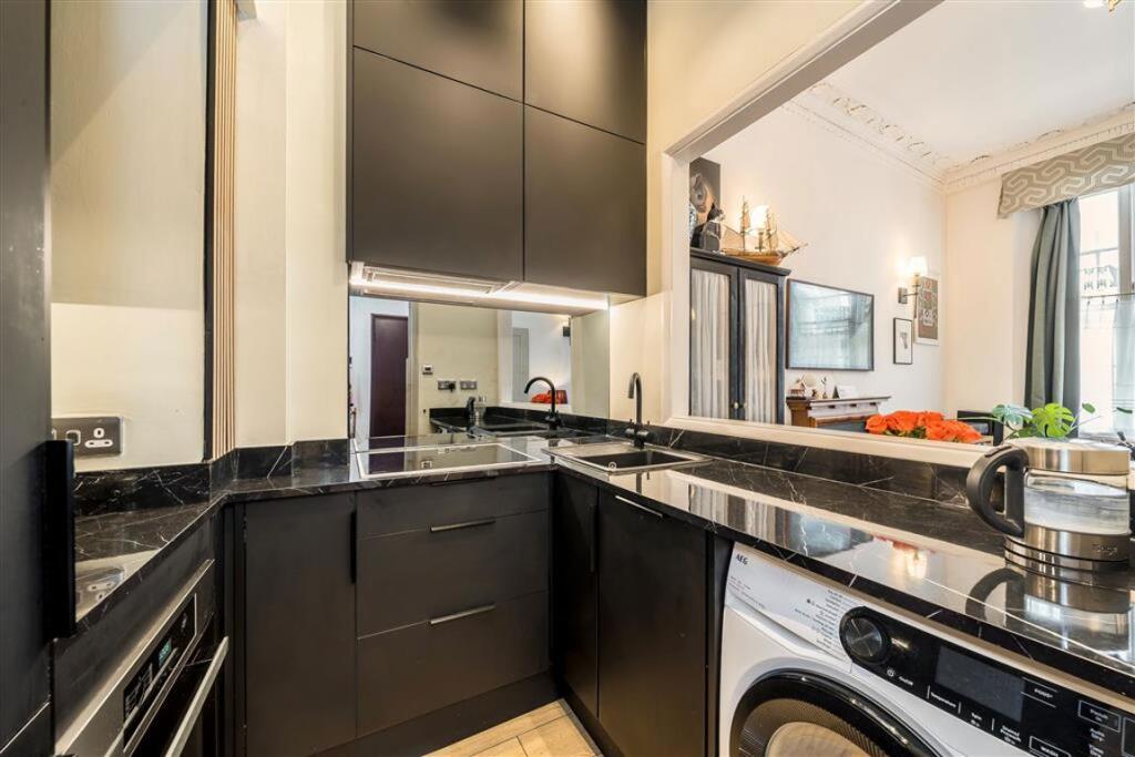 Apartment in London - View 3